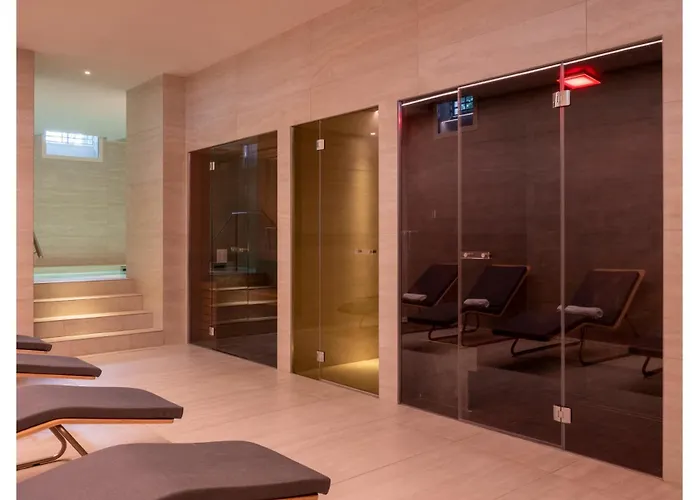 Boutique Monty Banks *