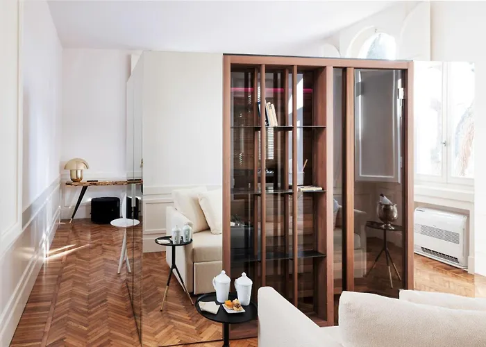 Boutique Monty Banks *