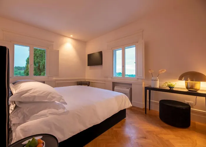 Βίλα Boutique Monty Banks *