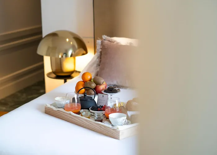 Boutique Monty Banks Τσεζένα