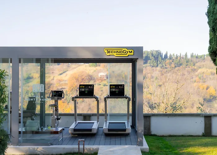 Boutique Monty Banks * Τσεζένα